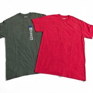Gildan Men's Short Sleeve Tees in Red and Green